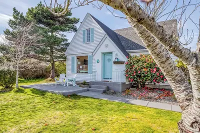 Image de Charming Home near Seaside Beach, Golf, and Town Includes Hot Tub, Bbq, Fire Pit