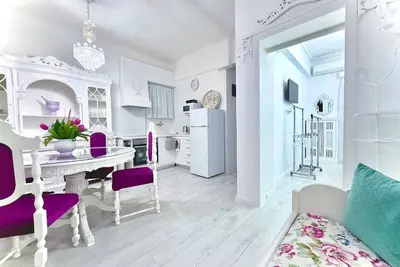 Image de Lora Home by Frangki