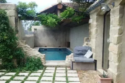 Image de Belle maison de village avec piscine et jardin