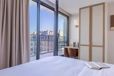 Image de Opera - Une Chambre avec Balcon