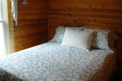 Image de La Pied-A-Terre 3-bedroom cottage in Lake Ann