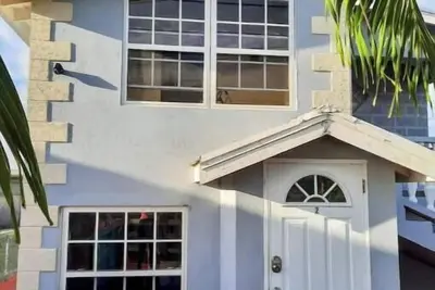 Image de Brett's Place #2 - Tropical two-bedroom apartment