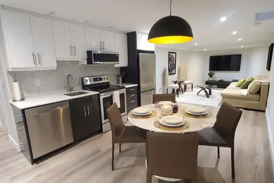 Image de Charming 2-bedroom apartment with WiFi, Ac in fabulous Vaughan