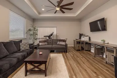 Image de 3-bedroom townhome in perfect Palmer with WiFi