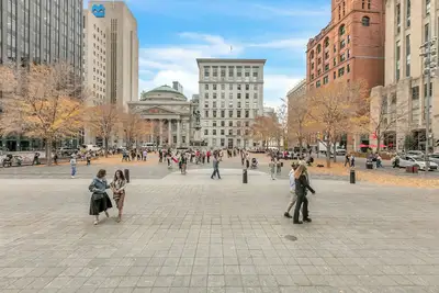 Image de 2 minute from Notre-dame basilica (Old Montreal) : 2 story loft/private terasse