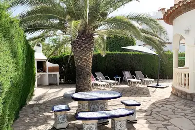 Image de First floor apartment pool villa Michelle near the beach