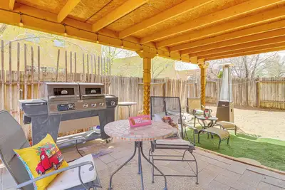 Image de 4 Mi to Old Town Plaza: Albuquerque Home w/ Patio
