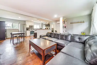 Image de 14 Mi to Dtwn Seattle: Sleek Home w/ Large Yard