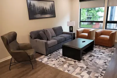 Image de #205 Spacious Boutique Apt, Near Unmc, Blackstone, Midtown