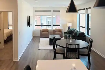 Image de #206 Spacious Boutique Apt, Near Blackstone, Unmc, Midtown