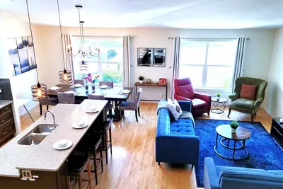 Image de Luxury Home, 5br, 2King, HotTub, Movie Theater, Game Room, Play Room and More