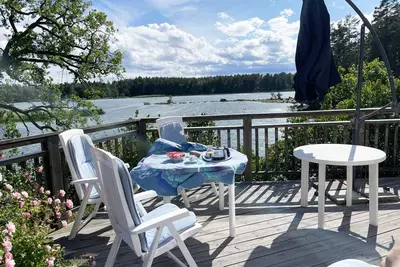 Image de Modern Cottage with Lakeside Location and Idyllic Setting near Loftahammar | Se05084