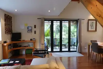 Romantic eco cottage retreat for two amidst quiet, private native bush setting.