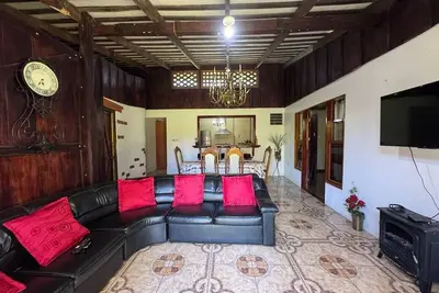 Image de Tilarán home Entire or private accommodation.