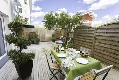 Image de Havre de paix familial à Biscarrosse : Jardin, piscine, plages  et  lac à 10 min