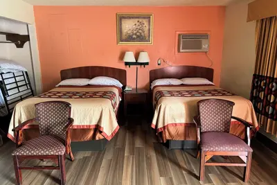 Image de Kitchenette Suite in the heart of Bristol, Florida.