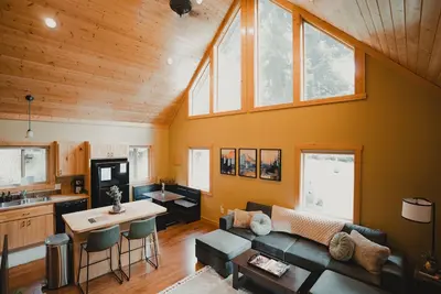 Image de Mountain Vibes w/ HotTub I Firepit l Games l Ev