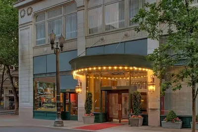 Image de Spacious Unit, Pets Are Welcome! Near Pioneer Courthouse Square!