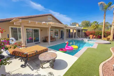 Image de Coachella &  Stagecoach Oasis - Short walk to the festival. \n