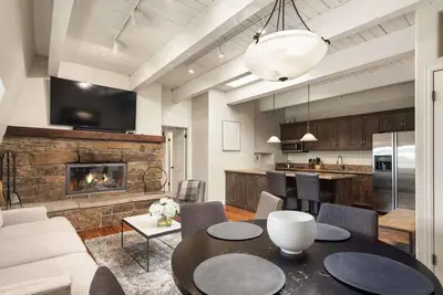 Image de Top-Floor 2br 2ba - Center of Aspen - Mountain Views