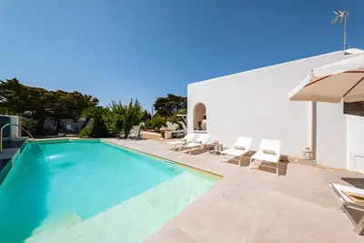 Image de Villa with pool 100 meters from the beach