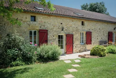 Image de Domaine avec 2 piscines et avec vue sublime!