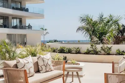 Image de Near the Beach 2br Condo One Mambo 9 by Bocobay