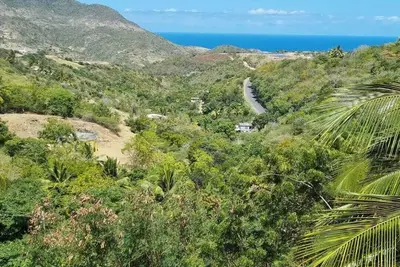 Image de Beautiful modern retreat with stunning views of mountain ranges & Seaview