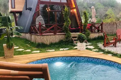 Image de 2+1 Heated Pool-Fireplace-Sheltered 5 Person Bungalow in Sapanca Memnuniye