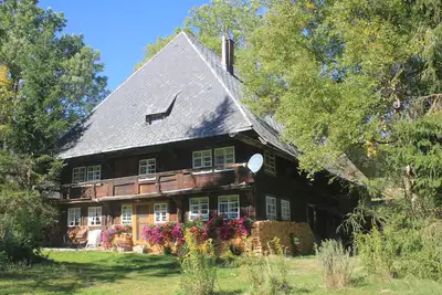 Image de Appartement \"Hüsli\" avec terrasse privée, jardin privé et Wi-Fi