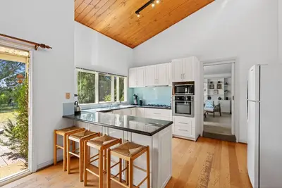 Image de Spacious Family Retreat with Garden & Bay Views