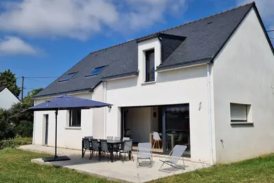 Image de Maison moderne pour 8 pers. à 600m de la plage avec grand jardin