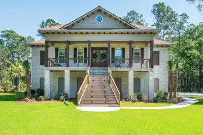 Image de Bella Vita, Beautiful-Brand new construction!