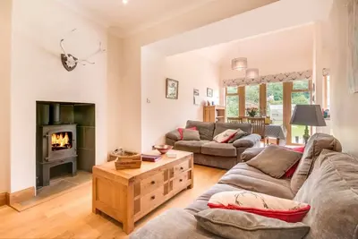 Kinnen Cottage -  a cottage that sleeps 4 guests  in 2 bedrooms
