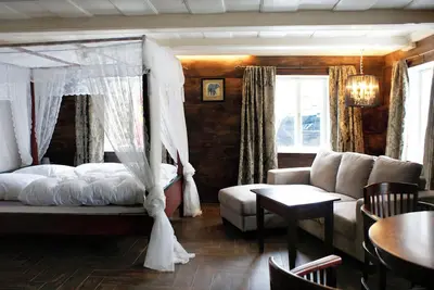 Image de Log rooms in a weaver's house