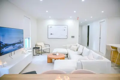 Image de Brand New Built Luxury Home in the heart of Western Sydney with Modern Features