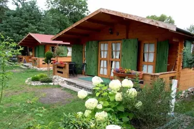Image de Maisons de plain-pied au bord du lac, Jeleń