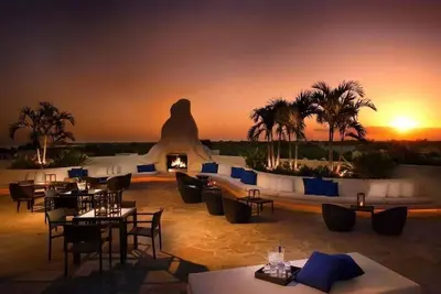 Image de Soothing Escape w/ Rooftop Pool and Breakfast Options in Coconut Grove, 3 Rooms