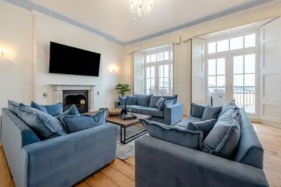 Image de Clifton House - Six Chambres Maison, Couchages 12