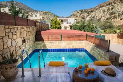 Image de Elia 5, cozy two-level maisonette, private pool, close to Heraklion