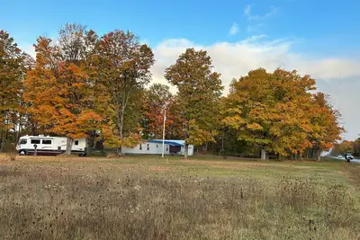 Image de 38 ft Holiday Rambler Rv with full hookups electric wifi everything you need.