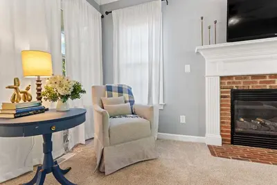 Image de Fenced In|Pets Ok|By Dt Apex|King Bed|Ev Charger