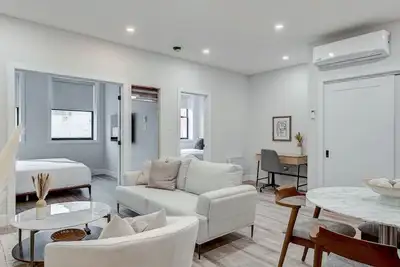 Image de Zen 2bdr Apt with rooftop terrace -Plaza St-Hubert