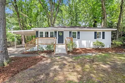 Image de Fenced In|Updated|Pets Ok|3 Bed 2 Bath|Walkable Dt