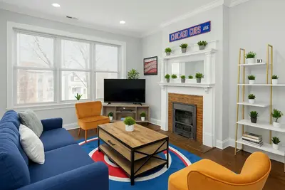 Image de Game Day Getaway - 3br in Vibrant Wrigleyville