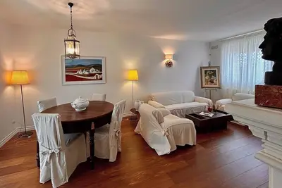 Image de Elegant apartment with garden nestled among olive trees.