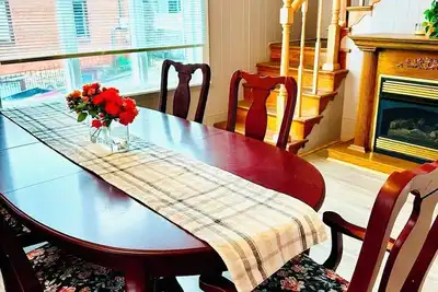 Image de Spacious 5-bedroom apartment in charming Ashland with WiFi