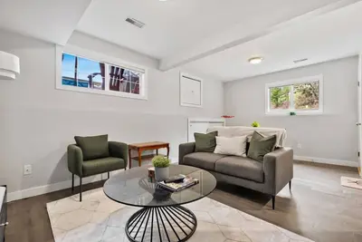 Image de Olive & Onyx | Fire Pit | Pet-Friendly | Central