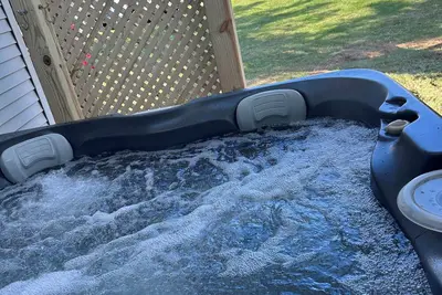 Image de Charming 3-bedroom Farmhouse with WiFi, Ac  Hot Tub & Sauna in  Escanaba Mi