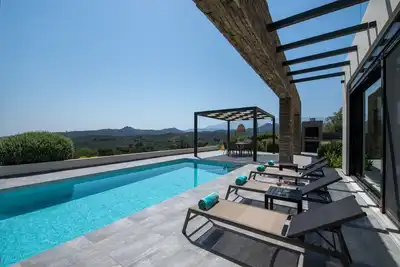 Image de Thrilling Crete Villa | Villa Imperial Haven | 5 Bedrooms | Spacious Furnished Sun Terrace | Private Pool with Panoramic Sea Views | Chania